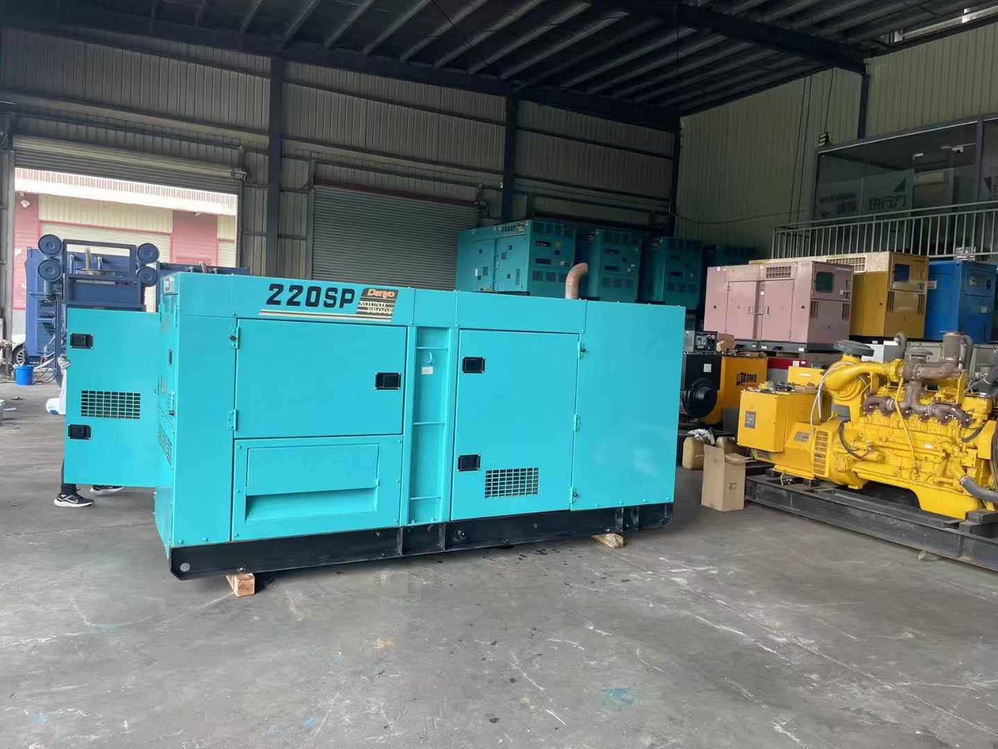 爱民800kW 柴油发电机的输出电流波动范围是多少？